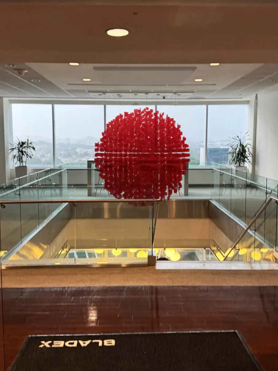 Sphere Rouge 2, obra de Julio Le Parc